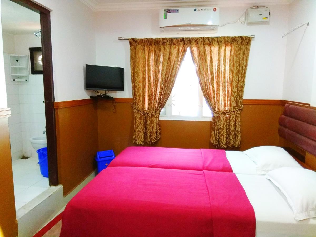 Hotel Maple Regency Kochi Exterior foto